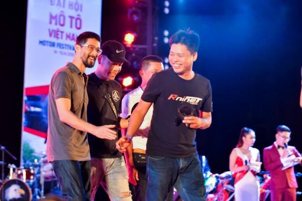 
Johnny Trí Nguyễn đã đồng hành cùng nhiều hoạt động trong chương trình, như làm giám khảo của cuộc thi tranh tài vui nhộn xe 50cc, cuộc thi Miss Motor Viêt Nam 2018.
