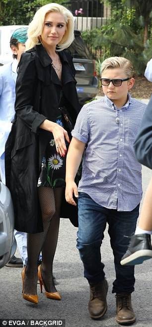 Gwen Stefani trẻ đẹp bên bạn trai kém tuổi - 5
Nhan sắc trẻ trung của bà mẹ ba con cũng khiến mọi người rất ngưỡng mộ