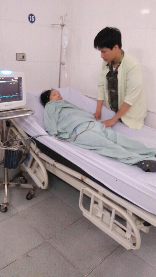 Cần lắm những tấm lòng đến với cô Dung - 3 Cô bị tổn thương phổi và suy tim nên phải nhập viện cấp cứu.