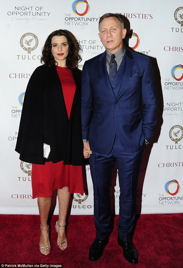 “Sao” phim Xác ướp Ai Cập mang thai ở tuổi 48 - 4
Minh tinh từng giành giải Oscar nói thêm cô không biết mình mang thai một bé trai hay gái