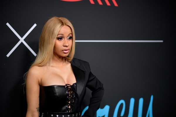 Album đầu tay của Cardi B thắng lớn - 6
Ca sỹ 26 tuổi còn đang hạnh phúc chuẩn bị đón đứa con đầu lòng sắp chào đời