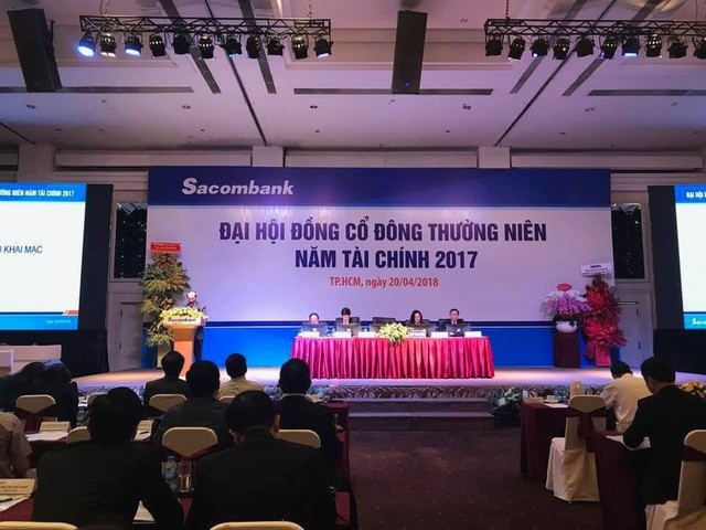 Ông Dương Công Minh hứa sau 5 năm Sacombank không chia cổ tức sẽ ra đi - 1
Hai ứng viên được Hội đồng quản trị Sacombank đề cử vào nhiệm kỳ 2017 - 2021 là ông Nguyễn Văn Huynh (người cũ của LienVietPostBank ) và bà Nguyễn Đức Thạch Diễm.