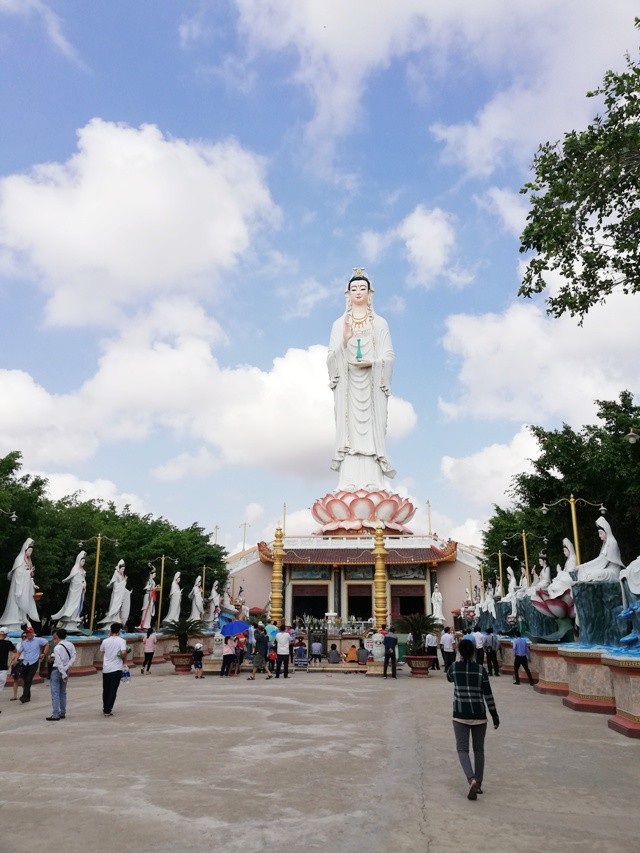 Bí thư Tỉnh ủy "vi hành" khảo sát điểm xây bến xe vào chùa có tượng Phật Quan Âm cao nhất ĐBSCL - 6 Bí thư Tỉnh ủy "vi hành" khảo sát điểm xây bến xe vào chùa có tượng Phật Quan Âm cao nhất ĐBSCL - 6