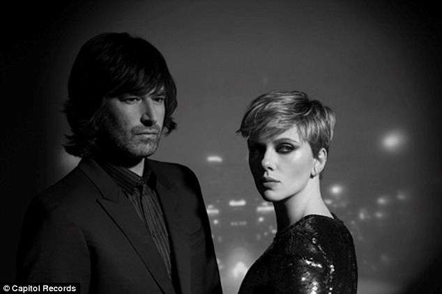 Scarlett Johannson và nam ca sĩ - nhạc sĩ Pete Yorn đã vừa cho ra mắt ca khúc mới.