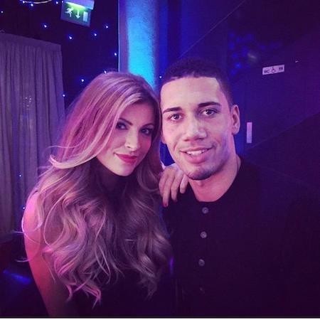 Ngắm nhan sắc bốc lửa của bạn gái ngôi sao MU - 4 Vợ chồng Chris Smalling lúc nào cũng quấn quýt