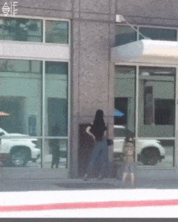 Khi mẹ thích “sống ảo” thì con sẽ là một “trợ thủ” đắc lực