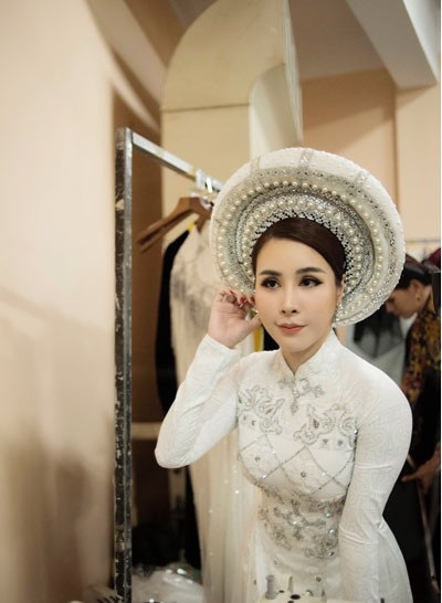 Hoa hậu Hoàng Dung gây ấn tượng trên sàn catwalk - 1 Hoa hậu Hoàng Dung gây ấn tượng trên sàn catwalk - 1