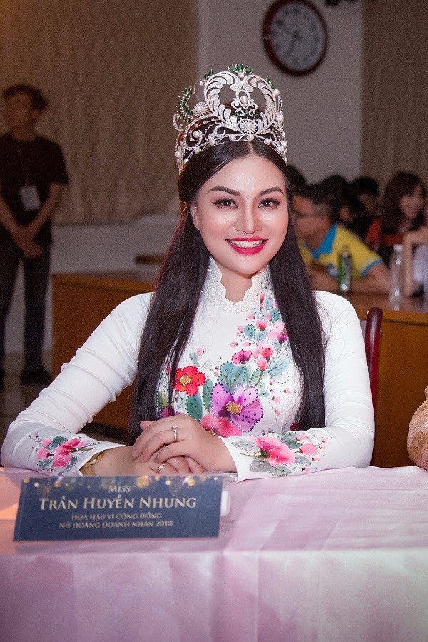 Nữ Hoàng Trần Huyền Nhung làm giám khảo quyền lực chung kết hoa khôi du lịch UFM - 1 Nữ Hoàng Trần Huyền Nhung làm giám khảo quyền lực chung kết hoa khôi du lịch UFM - 1