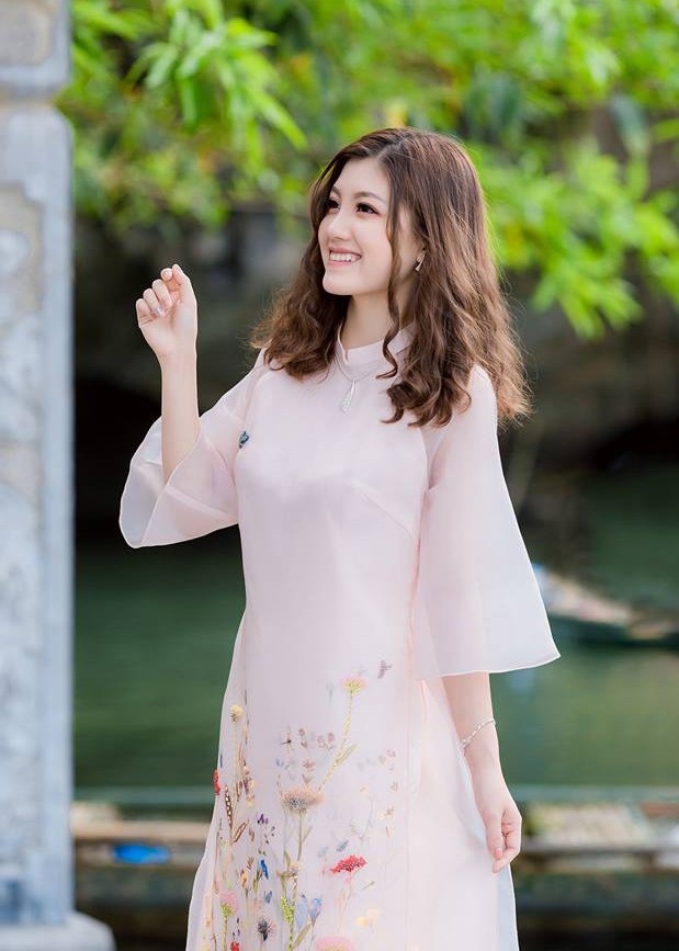 Nữ sinh Ngoại giao nào sẽ đăng quang tại chung kết Hoa khôi tối 6/5? - 2 Thí sinh Trương Hồng Giang - SBD MD24