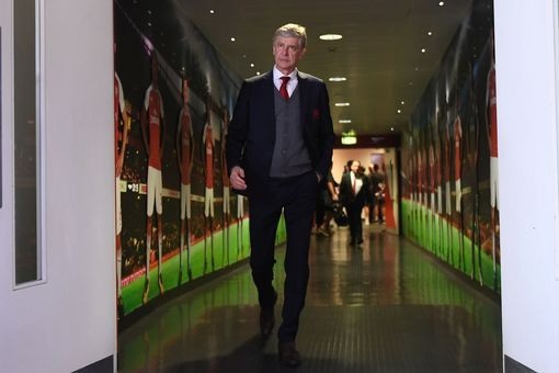 Arsenal 4-1 West Ham: Tưng bừng 10 phút cuối trận - 5
Wenger tới Emirates sau thông tin ông sẽ chính thức ra đ