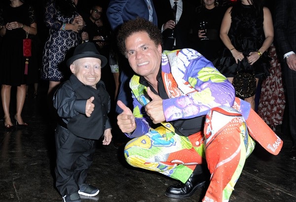 Verne Troyer điều trị ngộ độc rượu trước khi chết - 3
TRong thông báo chính thức trên trang cá nhân của Verne Troyer, gia đình nam diễn viên này khẳng định, bệnh trầm cảm và ý định tự tử là rất nghiêm trọng và bạn không bao giờ biết được bên trong mỗi người có vấn đề gì
