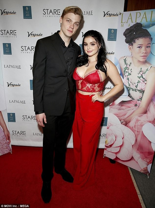 Ariel Winter khoe ngực khủng khi dự tiệc - 4
Ariel Winter cảm thấy mình đẹp hơn và tự tin hơn bao giờ hết