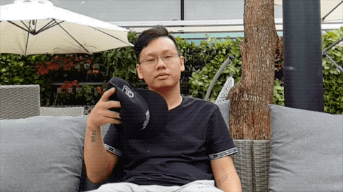 Bạn đã cập nhật xu hướng “lơ lửng chậm” hè này chưa? - 4 Chỉ là đội nón thôi có cần phải ảo diệu tới mức vậy không