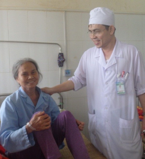 Cứu sống bệnh nhân đột quỵ bằng kỹ thuật lấy huyết khối cơ học - 1 Bà Lê Thị Tới bị đột quỵ não được cứu sống bằng phương pháp lấy huyết khối cơ học