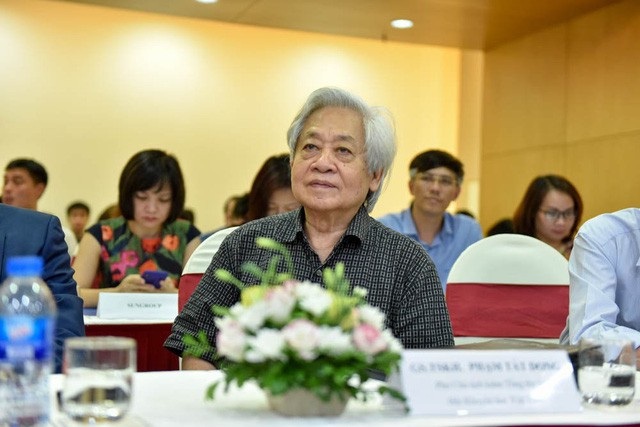 "Chúng tôi bận rộn hơn rất nhiều sau khi nhận giải Nhân tài Đất Việt" - 2 GS.TS Phạm Tất Dong - Phó chủ tịch kiêm Tổng Thư ký Hội khuyến học Việt Nam.