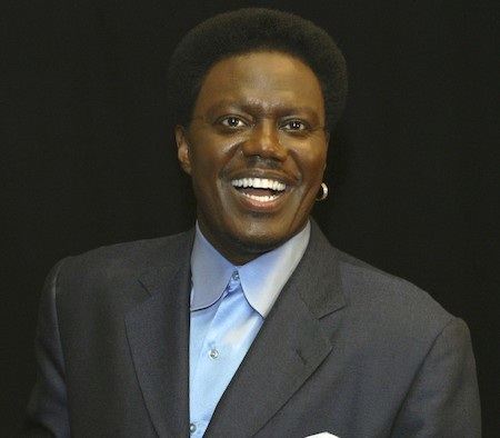 Sự ra đi đường đột của những ngôi sao làng giải trí - 9 Bernie Mac đã qua đời ở tuổi 50 do hàng loạt biến chứng viêm phổi. Và chẳng ai có thể ngờ được rằng, cuộc đời của nam danh hài tài năng này lại “đứt gánh” theo cách bất ngờ như vậy.