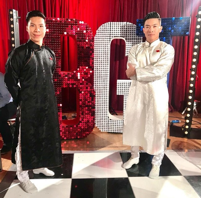 Anh em "Hoàng tử xiếc" đang cân nhắc việc thi tiếp Tìm kiếm tài năng nước Anh - 3 Quốc Cơ - Quốc Nghiệp diện áo dài Việt Nam trước khi chính thức biểu diễn.