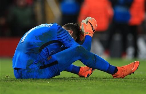 Liverpool 5-2 AS Roma: Bữa tiệc bàn thắng - 2
Thủ thành Alisson đầy thất vọng khi liên tục bị thủng lưới