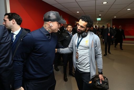 Liverpool 5-2 AS Roma: Bữa tiệc bàn thắng - 13
Salah cùng các đồng đội tới Anfield