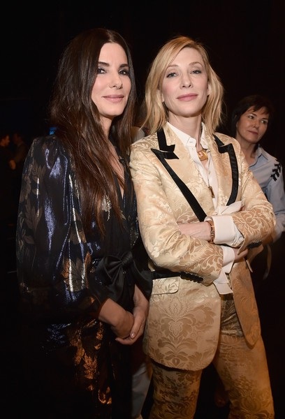 
Sandra Bullock bên đồng nghiệp thân thiết Cate Blanchett
