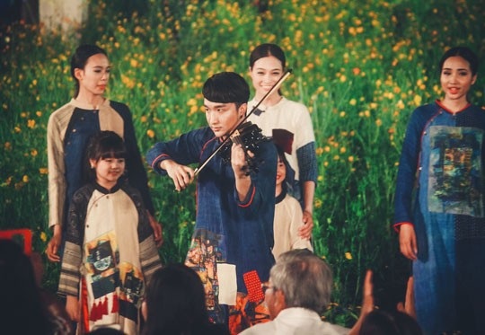 Hoàng Rob mang “Mặt trời Phương Đông” đến Festival Huế 2018 - 2 Trước đó, nam nghệ sĩ trẻ này cũng từng là khách mời đặc biệt của 4 kì Festival Huế liên tiếp.
