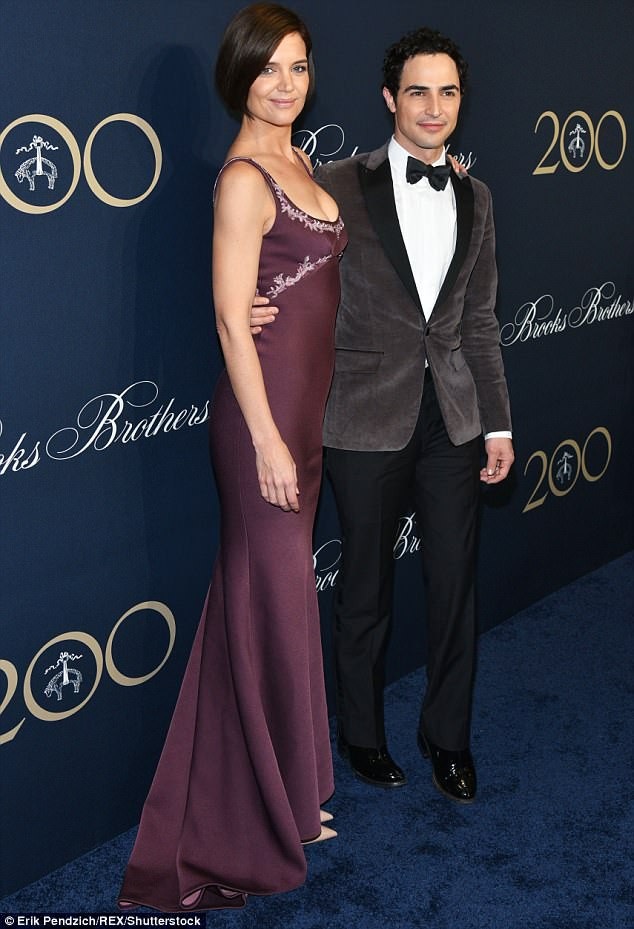 
Sắp tới, Katie tham gia bộ phim The Doorman và vì vai diễn này, cô quyết định xuống tóc và tăng cân. Tôi muốn vào vai một phụ nữ làm việc trong quân đội. Đó là hình ảnh một phụ nữ không quan tâm tới hình ảnh của mình trong gương hay bận tâm tới chuyện mình trông cân đối như thế nào, Katie nói về vai diễn mới.
