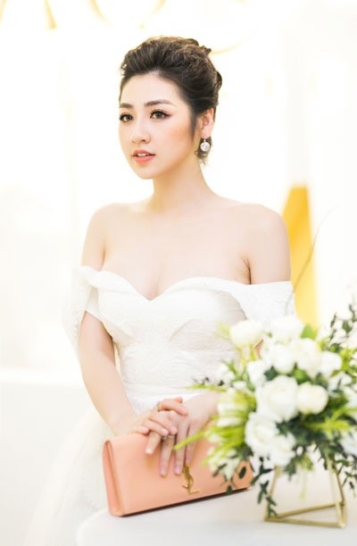 Vẻ đẹp cuốn hút khó cưỡng của Á hậu Tú Anh - 6 Vẻ đẹp cuốn hút khó cưỡng của Á hậu Tú Anh - 6