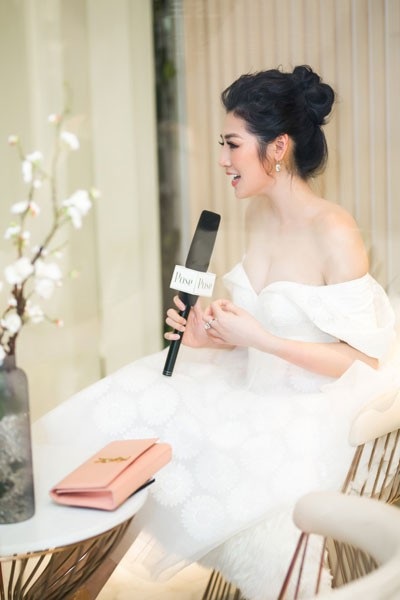 Vẻ đẹp cuốn hút khó cưỡng của Á hậu Tú Anh - 9 Vẻ đẹp cuốn hút khó cưỡng của Á hậu Tú Anh - 9