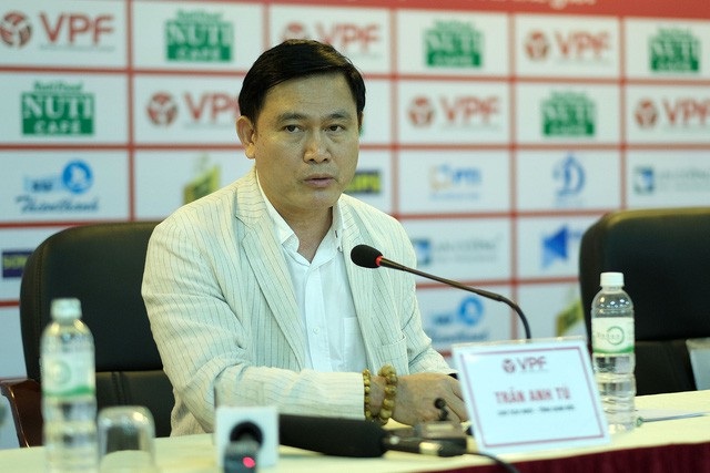 HLV Lê Thụy Hải: “Bầu Tú rút lui là hợp lý” - 1
HLV Lê Thụy Hải ủng hộ quyết định của bầu Tú