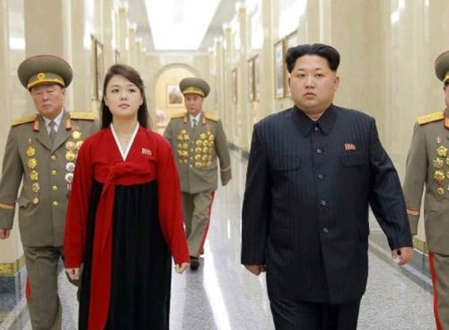 
Nhà lãnh đạo Kim Jong-un và Đệ nhất phu nhân Ri Sol-ju (Ảnh: AFP)
