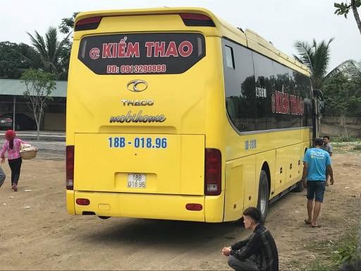 Bắt giữ xe khách chở hơn 1 tấn pháo lậu - 1 Chiếc xe khách vận chuyển pháo lậu vừa bị bắt giữ.