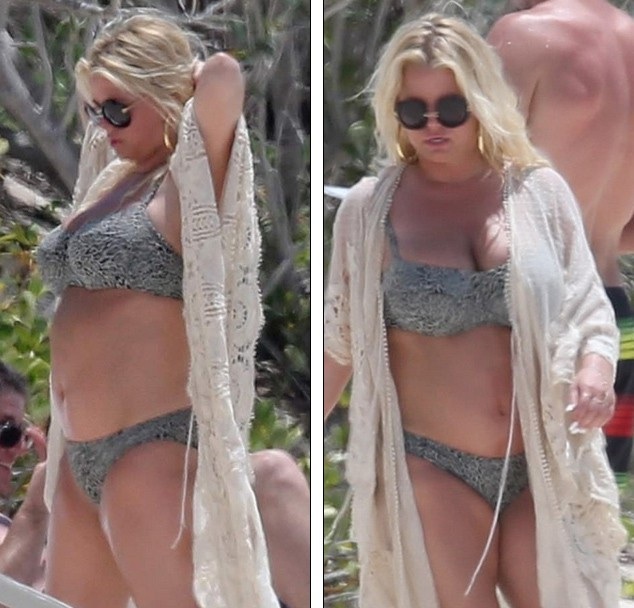 Jessica Simpson khoe dáng nảy nở - 4
Từ sau khi kết hôn lần 2, Jessica Simpson sống rất kín đáo