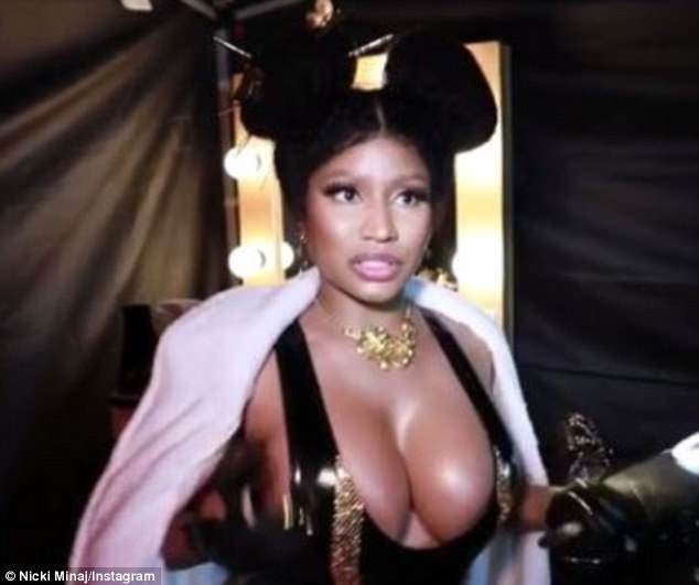 Nicki Minaj bốc lửa trong MV mới - 2
Rapper da màu khoe nhiều hình ảnh bốc lửa trên trang cá nhân