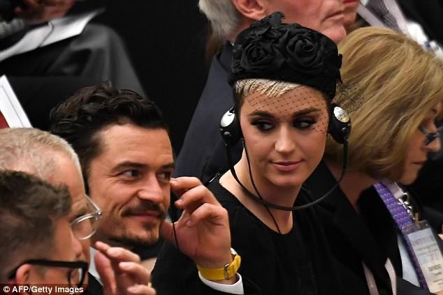 Katy Perry hạnh phúc bên Orlando Bloom - 7
Katy và bạn trai tham dự sự kiện tại Rome, Ý 1 ngày trước đó