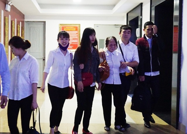 Phát hiện điểm hoạt động “Hội thánh Đức Chúa trời mẹ” tại Nghệ An - 2 Trong đó chủ yếu là các nam, nữ thanh niên có độ tuổi từ 21-25. Một số người là sinh viên trường đại học