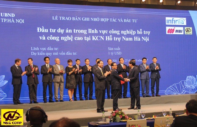 Khu đô thị HANSSIP - Điểm khởi phát đô thị vệ tinh Phú Xuyên - 2 Chủ tịch Công ty N&G Corp Nguyễn Hoàng cùng đối tác nước ngoài và lãnh đạo UBND TP Hà Nội thực hiện trao bản ghi nhớ hợp tác đầu tư vào Khu công nghiệp HANSSIP. Sự kiện trước sự chứng kiến của Thủ tướng Chính phủ Nguyễn Xuân Phúc cùng Bí thư Thành ủy Hà Nội Hoàng Trung Hải và các vị lãnh đạo Trung ương, quan khách quốc tế trong sự kiện “Hà Nội – Hợp tác và Đầu tư năm 2017”.