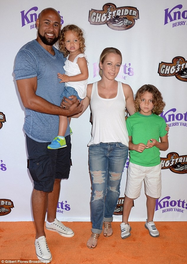 
Kendra Wilkinson đã tha thứ cho chồng sau sai lầm này của anh nhưng giờ cô lại quyết định chia tay
