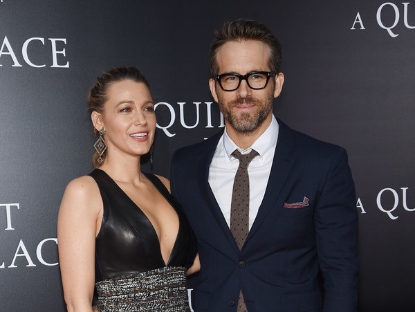 Blake Lively khoe ngực đầy - 3 
Là những người kín tiếng, Blake Lively và Ryan Reynolds rất ít khi xuất hiện bên nhau trong các sự kiện