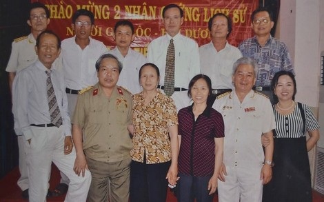 Chuyện tình của người chỉ huy xe tăng húc đổ cổng Dinh Độc Lập - 3 Ông Toàn trong buổi gặp mặt đồng đội cũ.