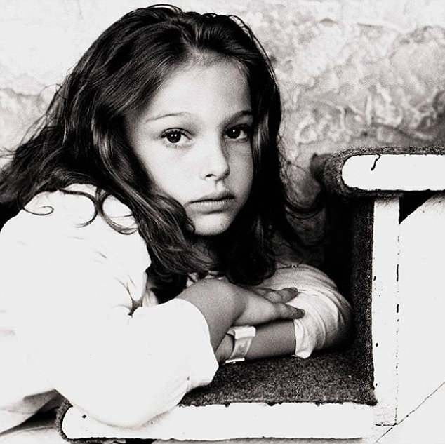 Loạt ảnh hiếm về "sao" khi chưa nổi tiếng - 1
Natalie Portman