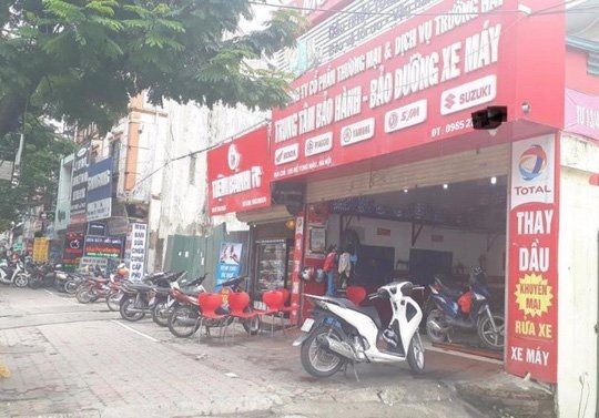 Nữ biên tập viên thuê người bắn "dằn mặt" đối phương hầu tòa - 1 Tiệm sửa xe nơi xảy ra vụ việc