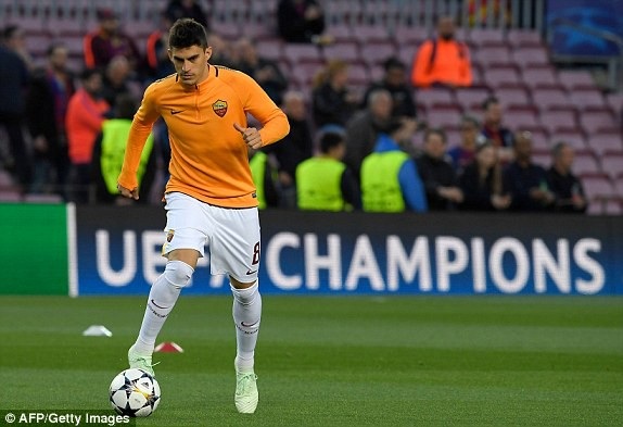 Barcelona 4-1 AS Roma: Hai tình huống phản lưới nhà - 23
Tiền vệ Perotti được coi là cầu thủ đáng chú ý của AS Roma