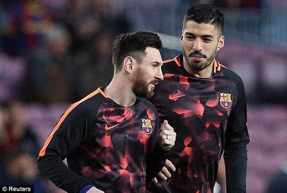 Barcelona 4-1 AS Roma: Hai tình huống phản lưới nhà - 22
Messi đang chịu áp lực lớn, sau khi C.Ronaldo rực sáng trước Juventus đêm qua