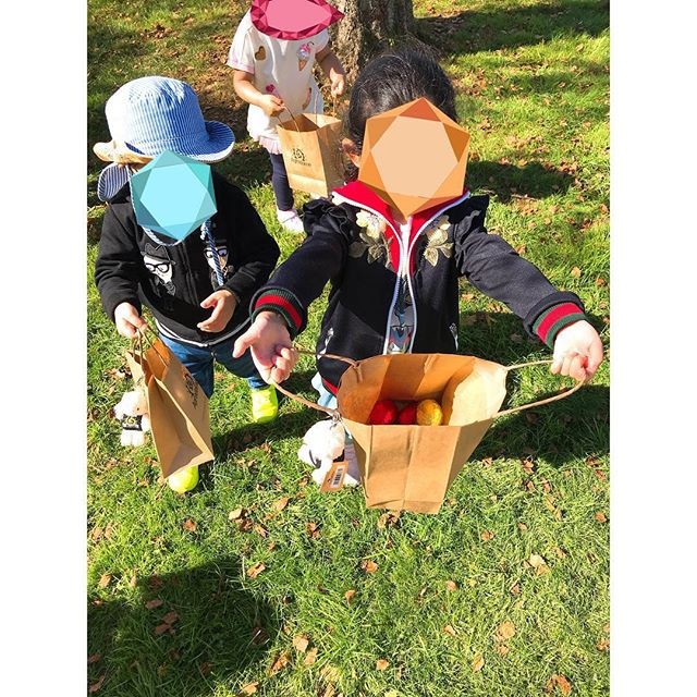 
Các con của Ngô Bội Từ cũng có mặt trong chuyến đi này cùng mẹ ruột.
