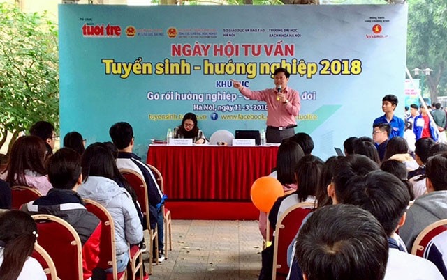 Cân nhắc kỹ khi chọn nguyện vọng - 1 Chuyên gia tư vấn chọn nguyện vọng dự thi THPT quốc gia và xét tuyển đại học, cao đẳng năm 2018 cho học sinh Hà Nội.