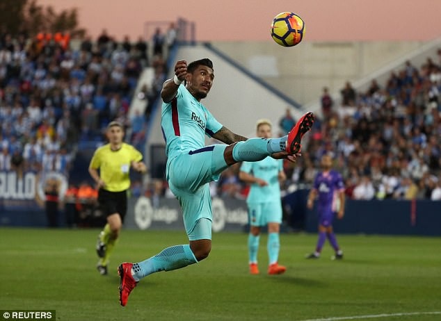 Barcelona băng về đích sớm trong thế “tọa sơn quan hổ đấu” - 3
Paulinho cũng để lại dấu ấn vói 1 bàn thắng ở lượt đi