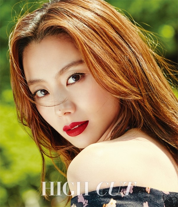 Vợ chồng Bae Yong Joon sắp đón thêm một cô công chúa - 2
Nữ diễn viên Park Soo Jin có cuộc sống sung sướng, hạnh phúc và giàu có từ khi kết hôn với Bae Yong Joon.