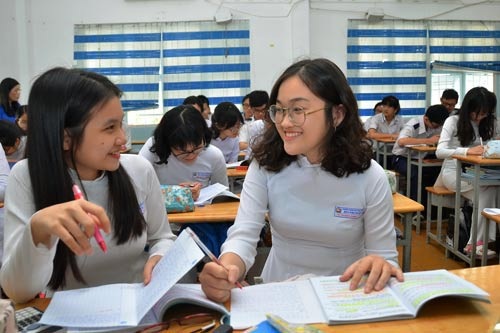 Xu hướng chọn bài thi khoa học tự nhiên - 1 
Học sinh Trường THPT Bùi Thị Xuân (quận 1, TP HCM) đang ôn chuẩn bị thi THPT quốc gia 2018. (Ảnh: Tấn Thạnh)