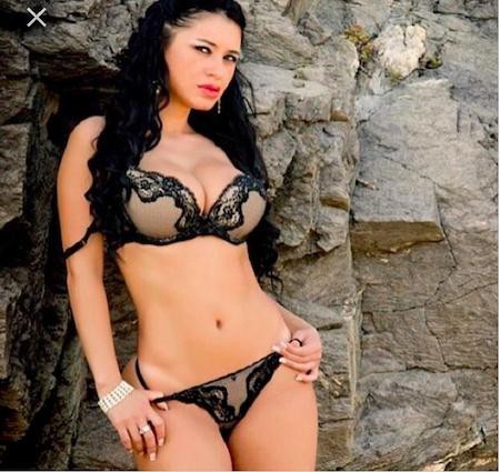 Phát cuồng vì C.Ronaldo, mỹ nhân Paraguay thoát y khoe ngực trần nóng bỏng - 2 Mỹ nhân đến từ Paraguay sexy khó cưỡng
