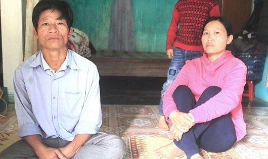 Hiểm họa “lao động chui” sang Trung Quốc - 1
Vợ chồng anh Ba, chị Hằng đành trở về tay trắng sau 2 năm lao động “chui” ở Trung Quốc.